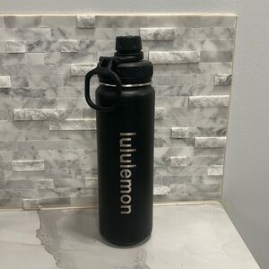 Lululemon water bottle